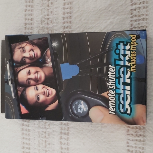 Selfie stick tripod, double charging cable, pocket juice portable charger - Picture 7 of 9